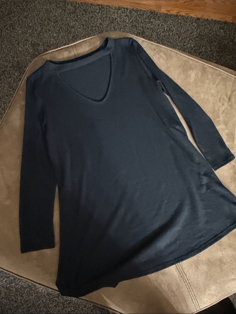Black Long Sleeve V-Neck Tunic Top